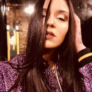 Meet your Posher, Julia